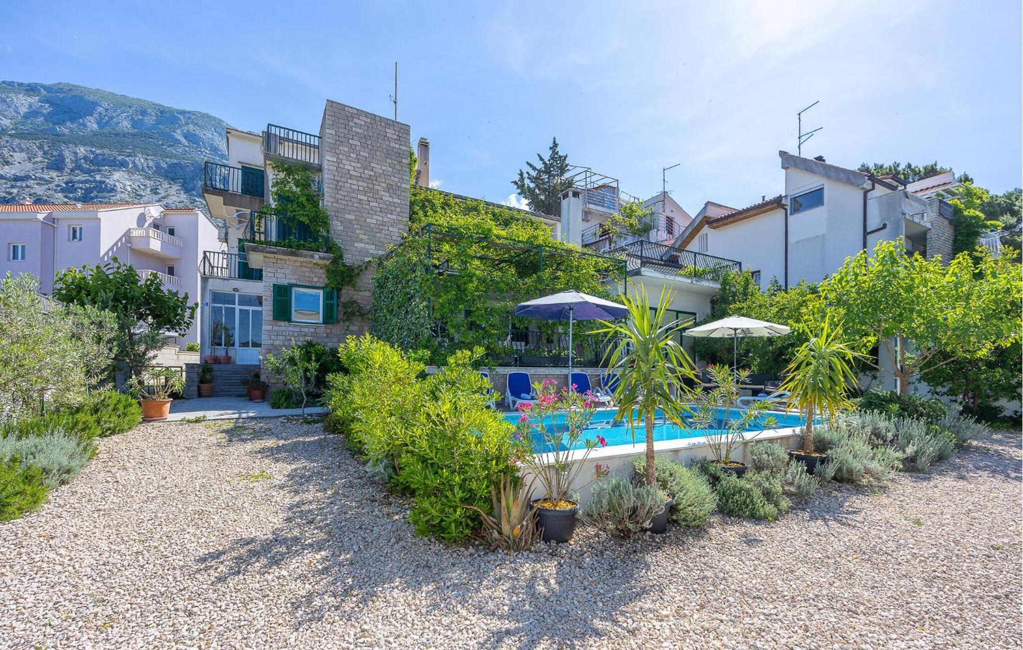 Beautiful Home In Makarska With Kitchen エクステリア 写真