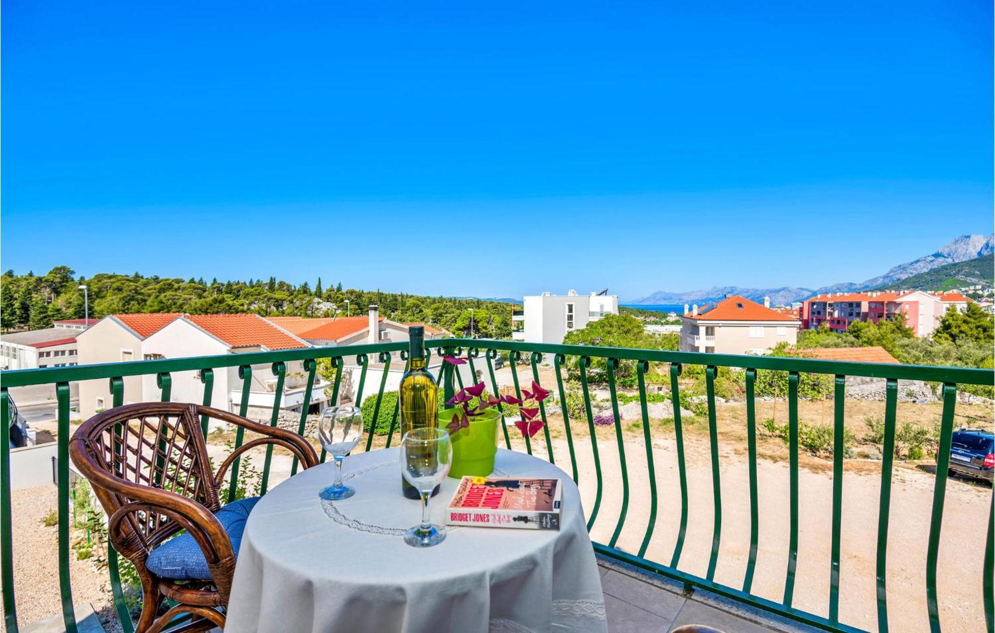 Beautiful Home In Makarska With Kitchen エクステリア 写真